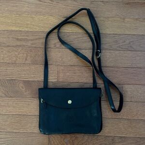 IL Bisonte Chic Black Leather Crossbody Bag